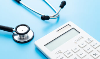 ade dépenses santé assurance maladie calculatrice stéthoscope